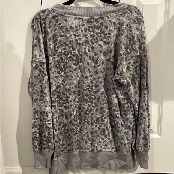Aerie Gray Animal Print Sweatshirt - Picture 5 of 5